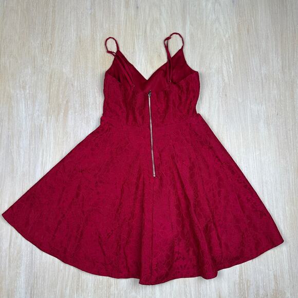Lulu's Berry Red Lace Romantic Valentine's Day Date Night Skater Dress Small - Picture 6 of 13